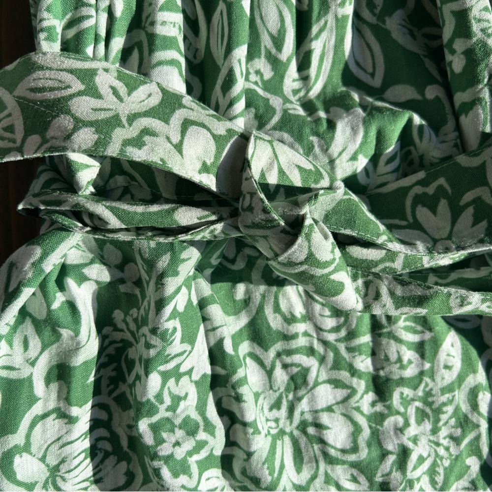 Elegant Green Floral Midi Dress - Picture 6 of 7